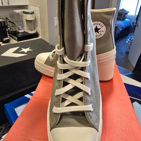 Chuck Taylor 70 De Luxe Heel High Top Shoes A11899C Women's Size 10 Olive Green - Picture 3 of 13